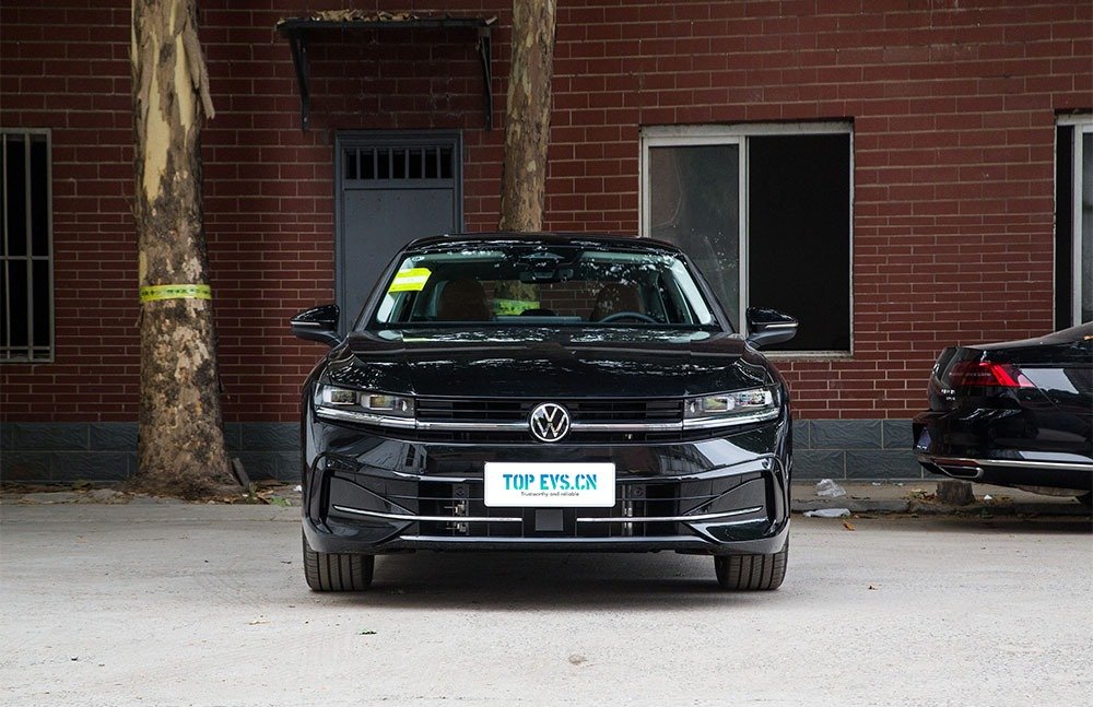 imgi_3_1_3(3) 2026 Volkswagen Magotan– China Export Vehicle | Chinese Ev Cars in Ethiopia - Image 1