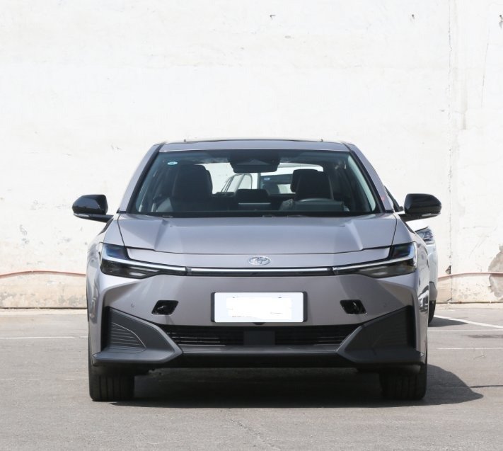 imgi_48_New-Left-Hand-Drive-Vehicles-Toyota-Bz3-Pure-Electric-Vehicle Toyota Bz3 New Energy EV Car– In Stock in China | Chinese Ev Cars in Ethiopia - Image 1