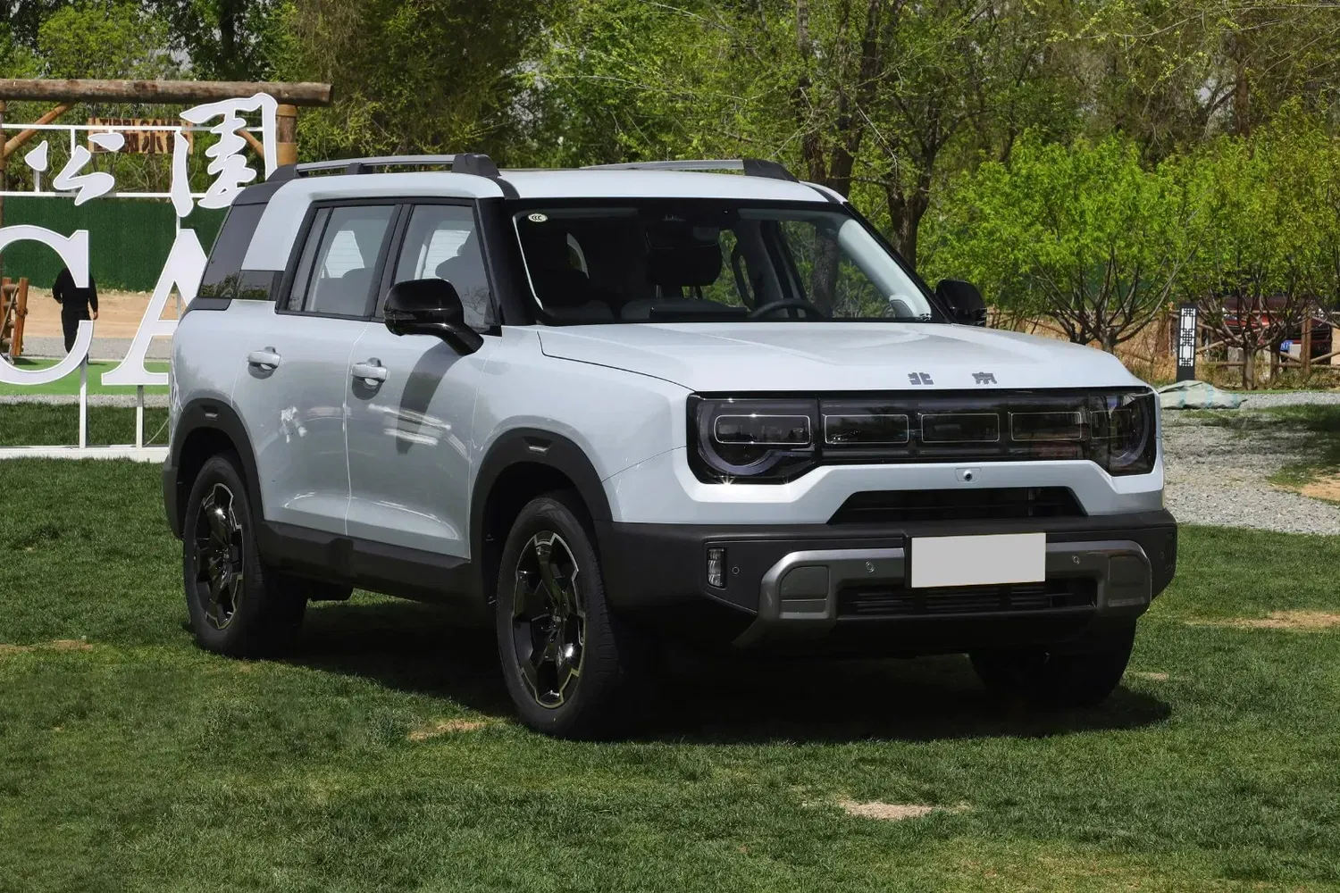 imgi_18_Baic-Motor-Beijing-Bj30-SUV-Gasoline-Cars-1-5t-Light-off-Road-Petrol-SUV-Car-Secon BAIC BJ30– Buy Direct From China | Chinese Ev Cars in Ethiopia - Image 1